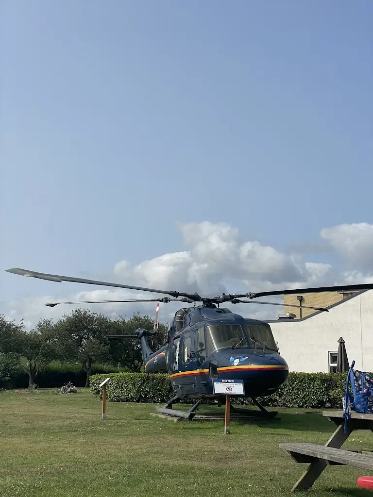 Crowns Cafe_Lyneham_slider_image_3