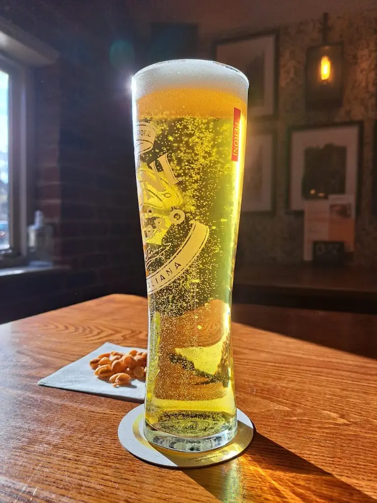 Seven Red Roses_Lower Earley_slider_image_2