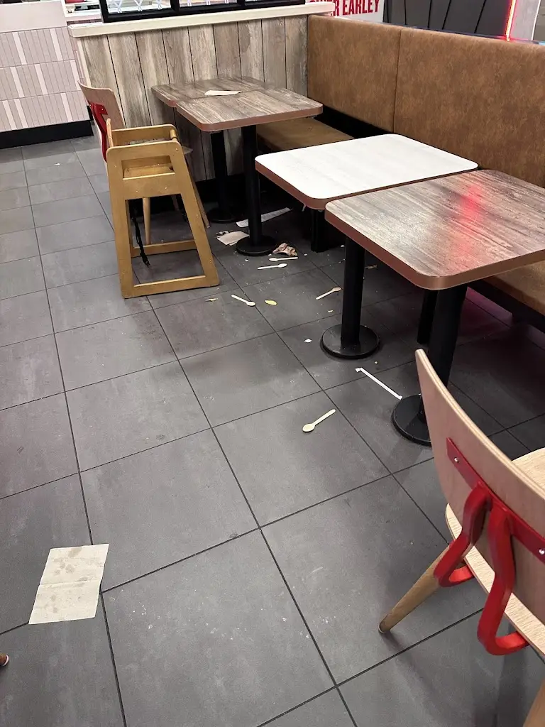 Aamir Khan Jadoon_KFC Lower Earley- District Centre_Lower Earley_review