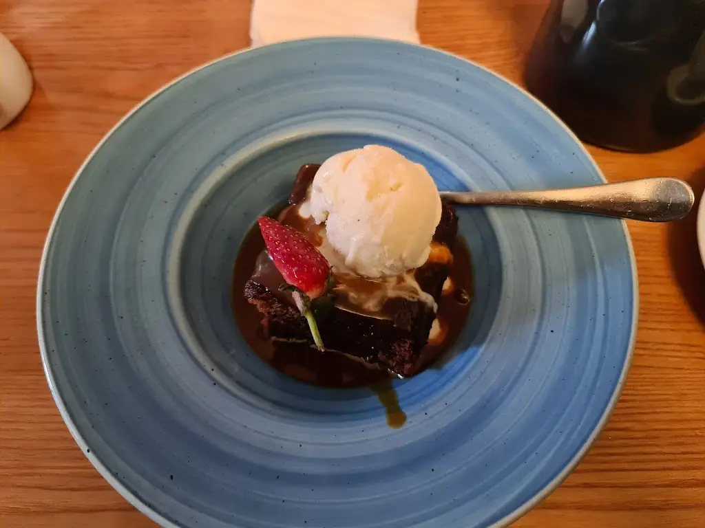 Andrew Glen - Williamson_The Waterside_Lower Earley_recensione