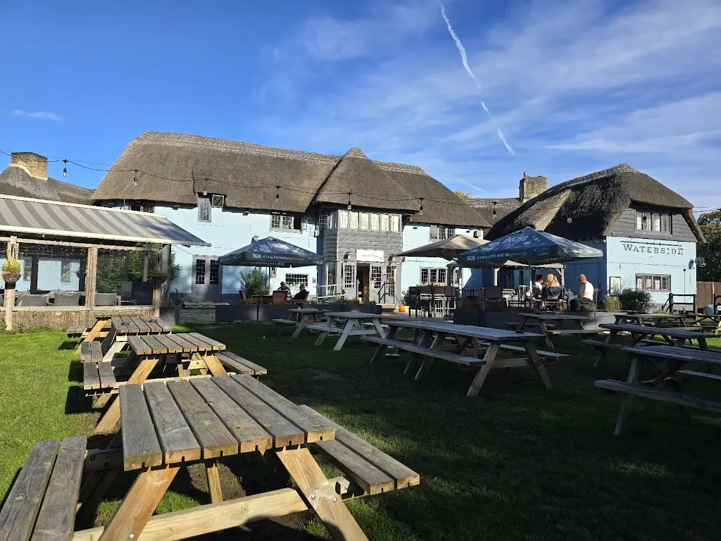 The Waterside_Lower Earley_slider_image_3