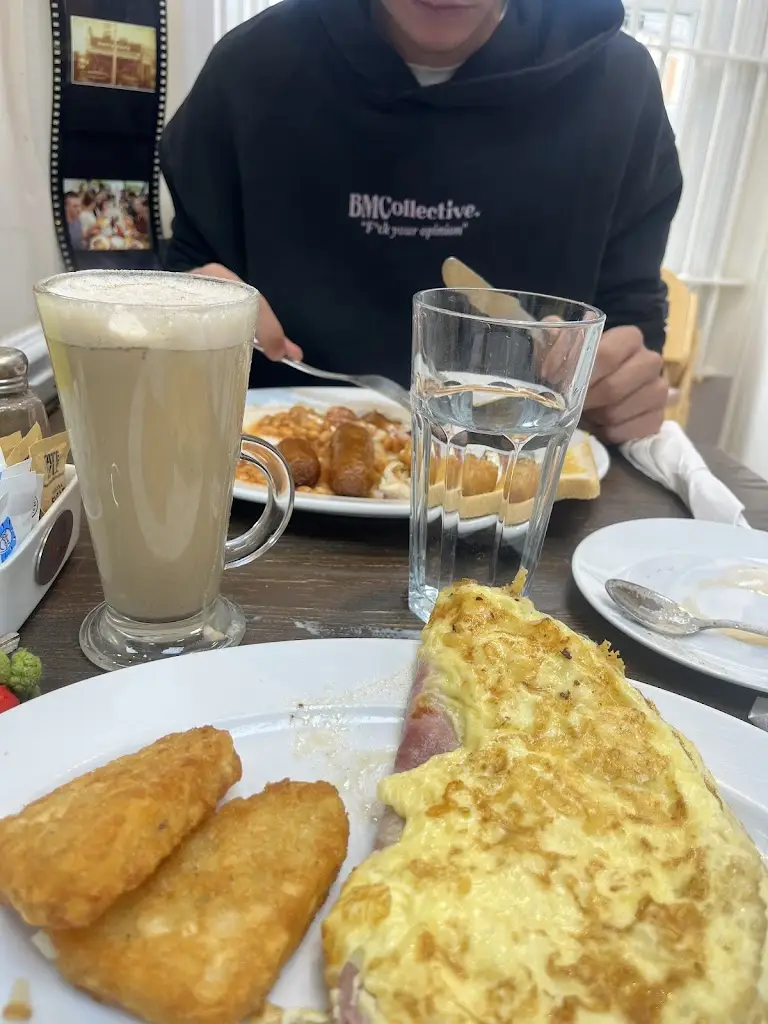Lily G_Earley Cafe_Lower Earley_review