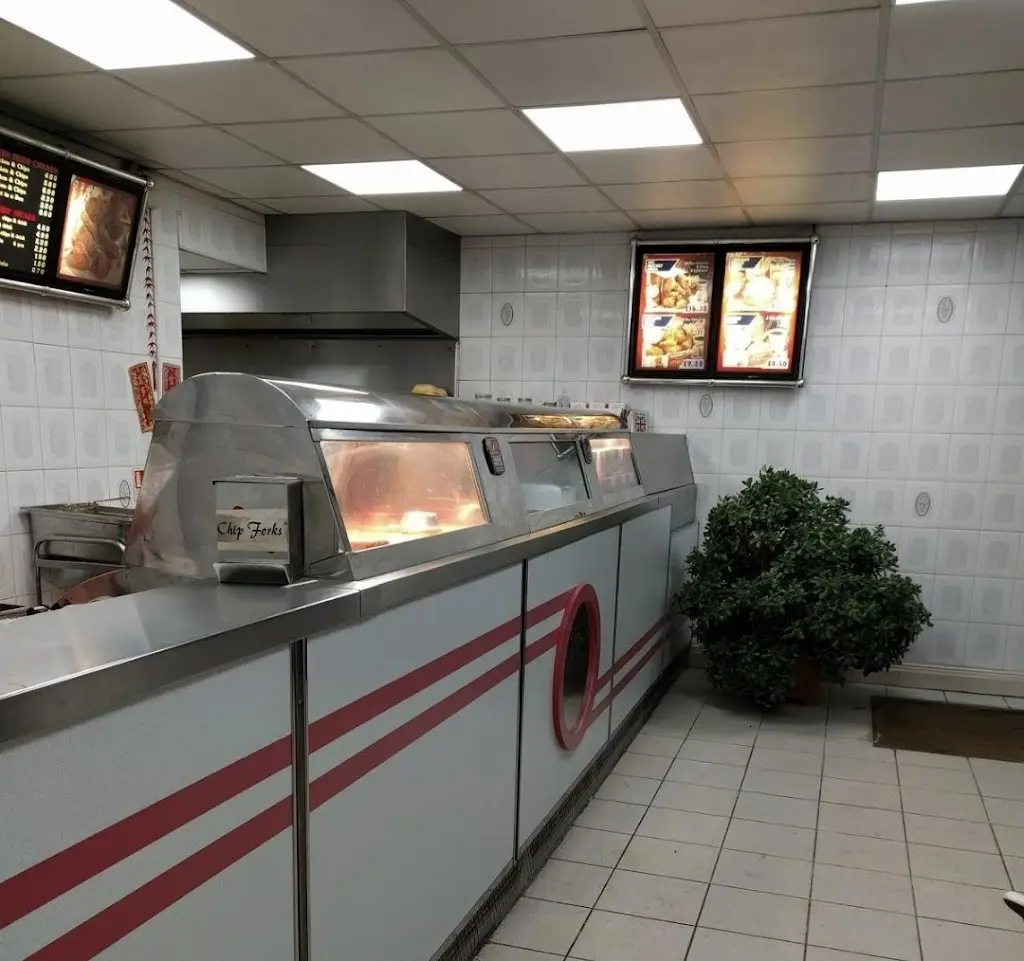 Nicky Emery_Top Table_Lower Earley_review