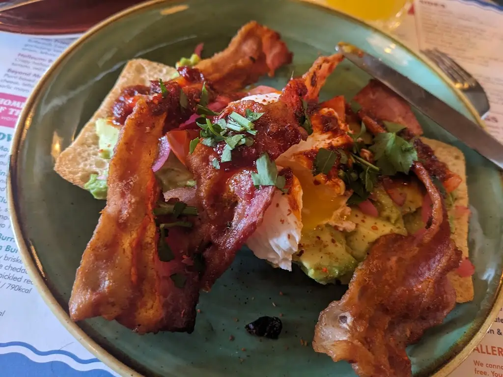 Maria “Local Guide” Opara_Bosco Lounge_Lower Earley_review