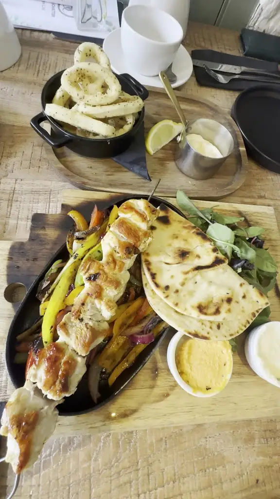 Snug & Chatter_Bardsey_slider_image_2