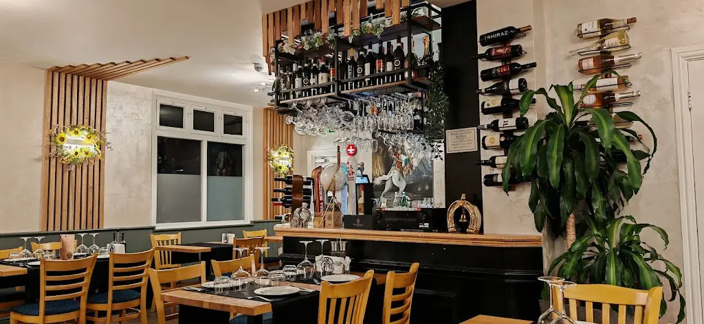 The Illyrians Restaurant & Lounge_Luton_slider_image_3