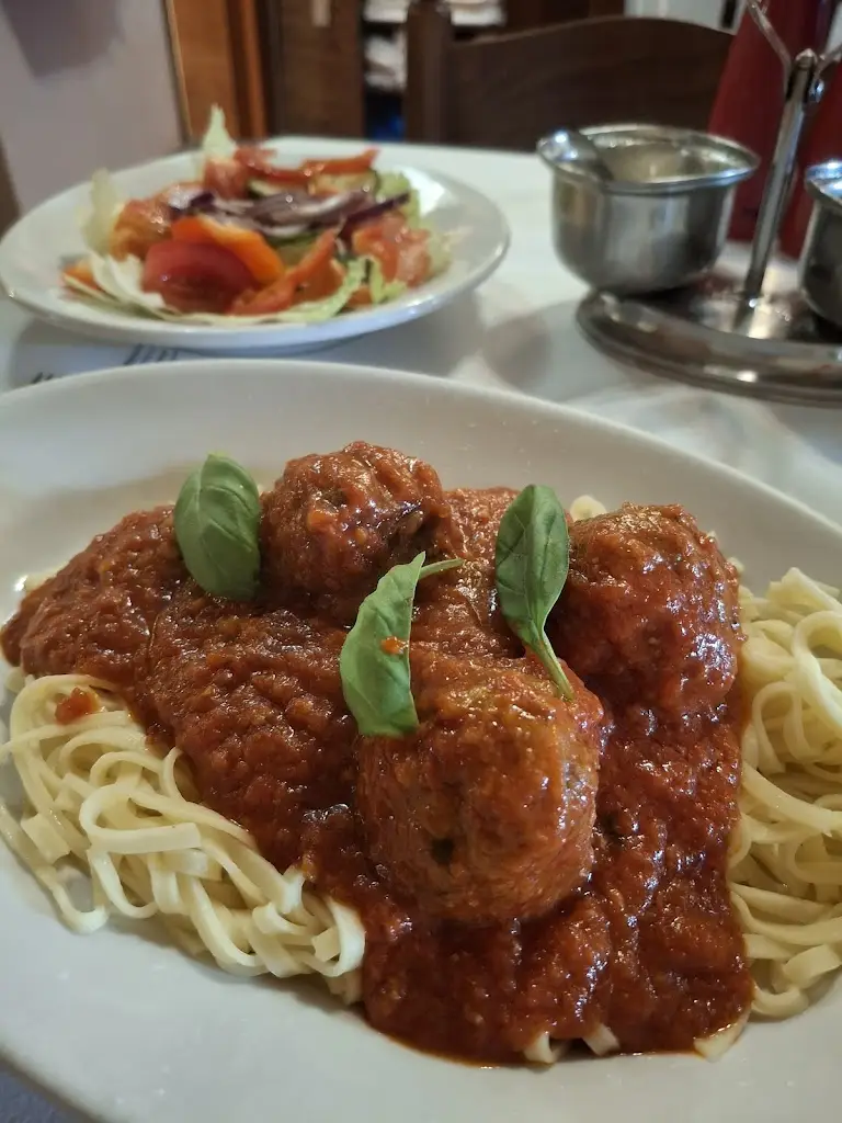 Ruth Melville work_La Trattoria_Luton_review