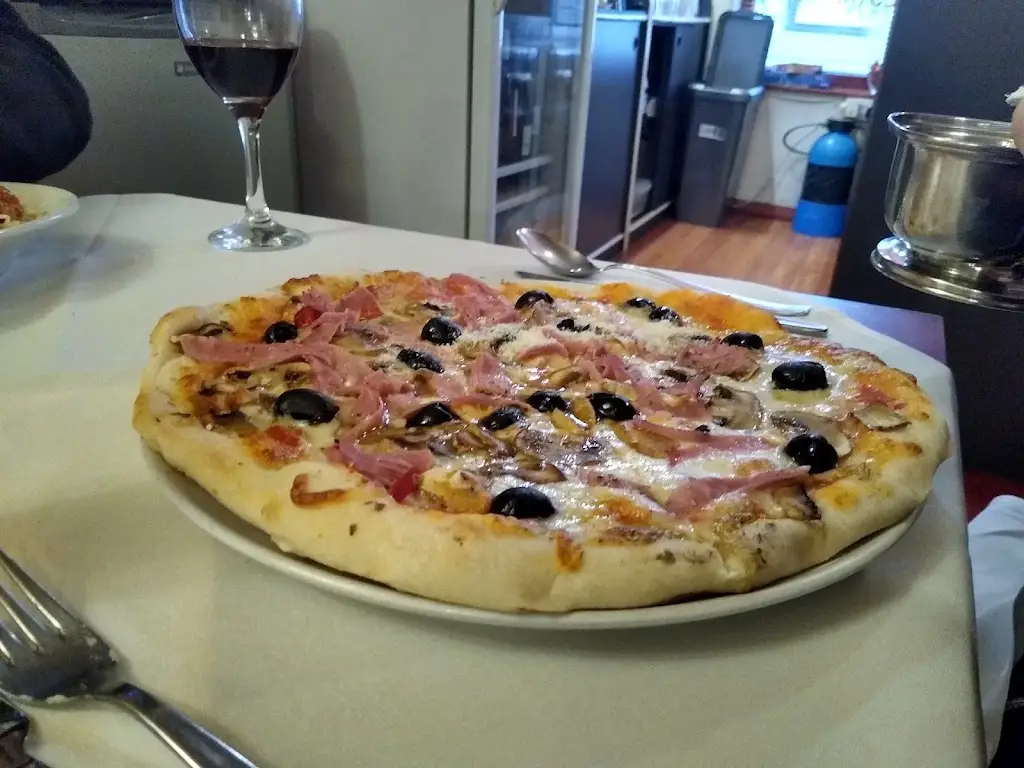 La Trattoria_Luton_slider_image_3