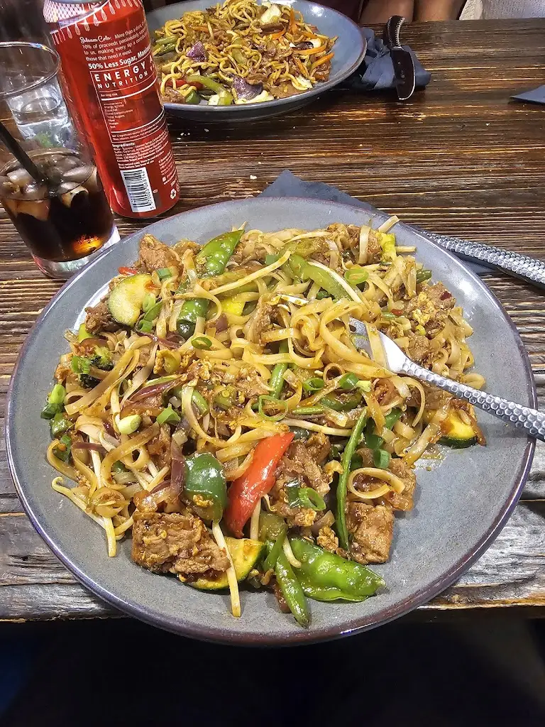 Farhan Chowdhury_Rayu Pan Asian_Luton_review