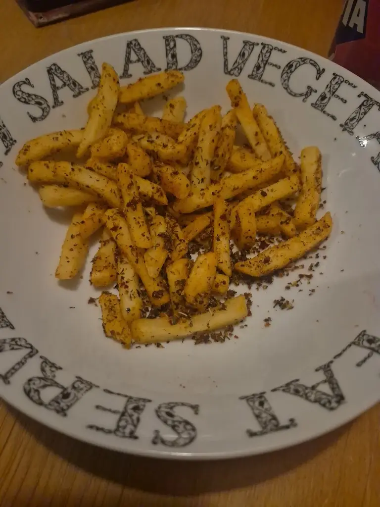 Amy Barnes_Al Quds_Luton_review