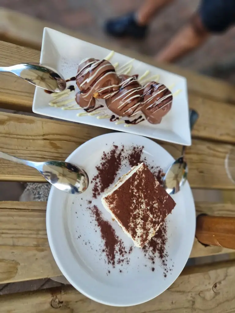 Rekha Raj_Lartista Ristorante_Luton_review