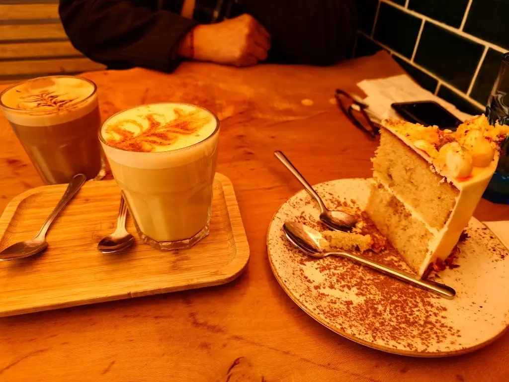 Asif Anwar_50Nine_Luton_review