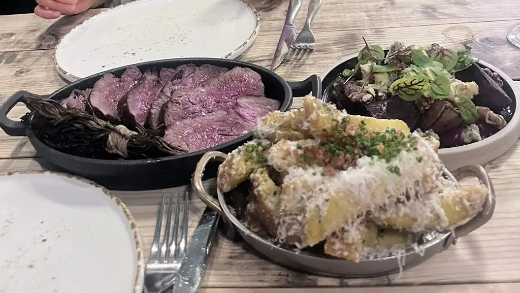 Restaurant Kensington_Lynton_slider_image_3