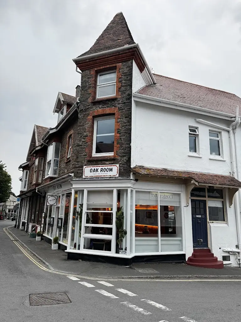 Mubashar Hassan_The Oak Room_Lynton_review