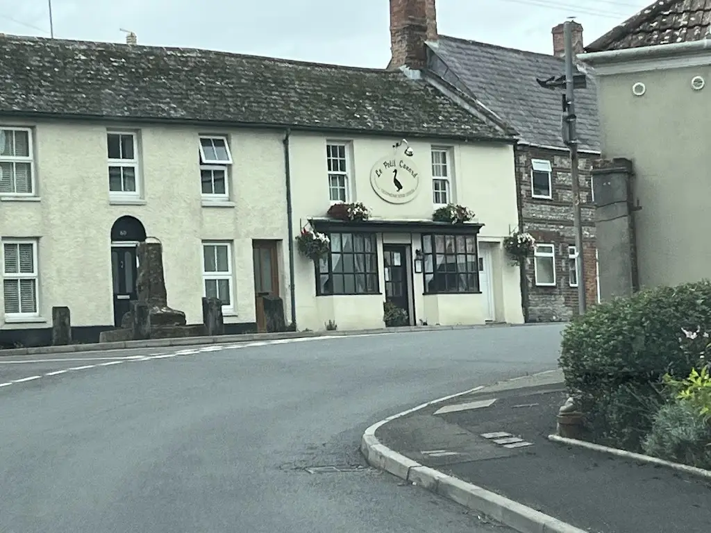 Le Petit Canard restaurant in Maiden Newton