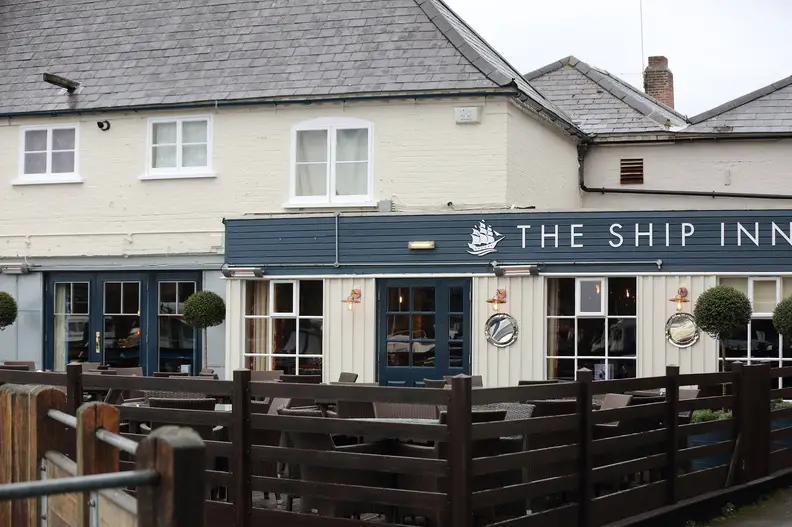 Ship Inn Lymington restaurant in Lymington