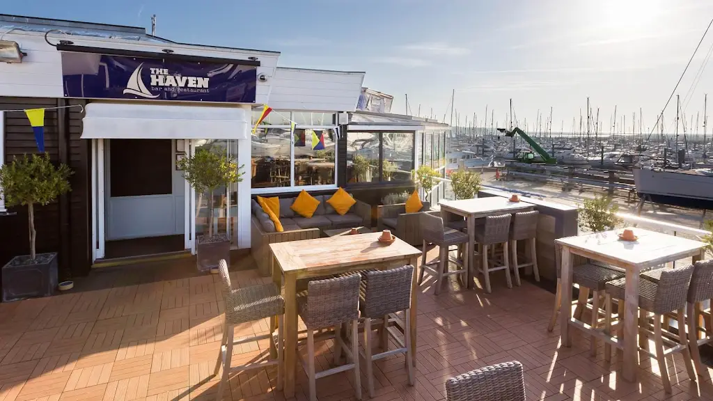 The Haven Bar & Restaurant restaurant in Lymington