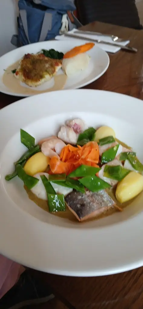 Martin Hillson_Lanes of Lymington_Lymington_review