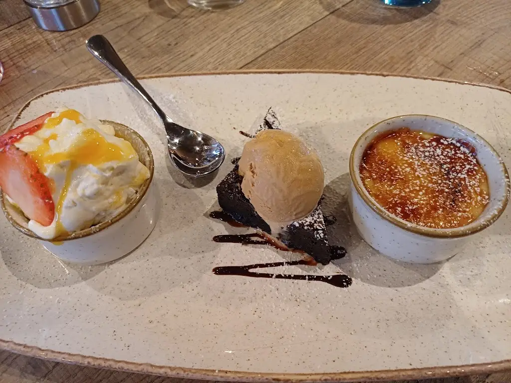 J Lea_Ego at The Wellington, Shadwell_Bardsey_review