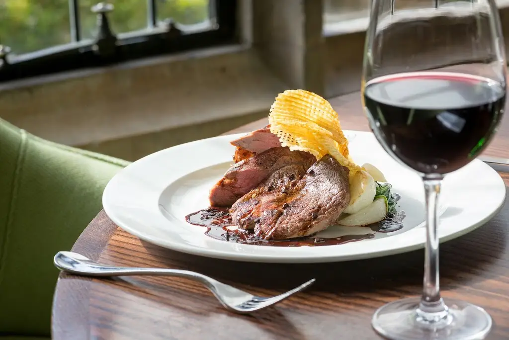 The Crown Hotel Bar & Grill_Lyndhurst_slider_image_2