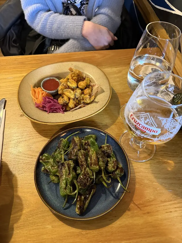 Richard Boardman-Smith_SAVAGES MUSSELS BAR_Macclesfield_review