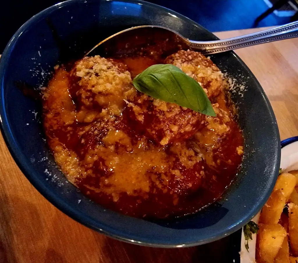 Aquila_Macclesfield_slider_image_2