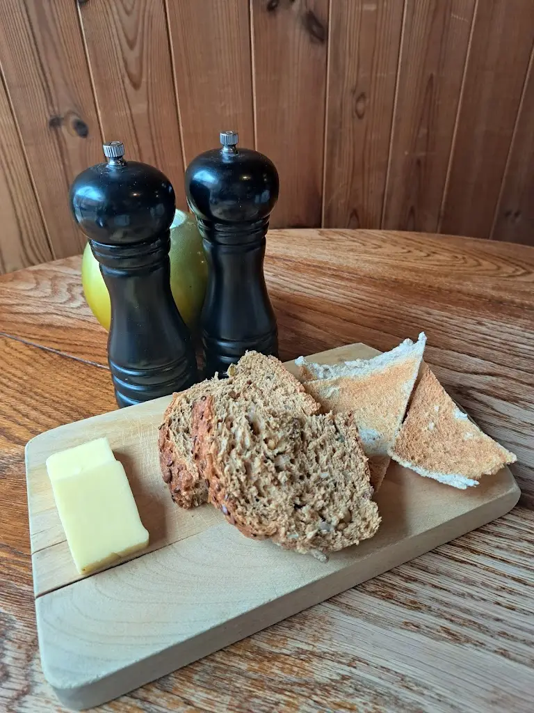 A Table At Eatons_Malpas_slider_image_2