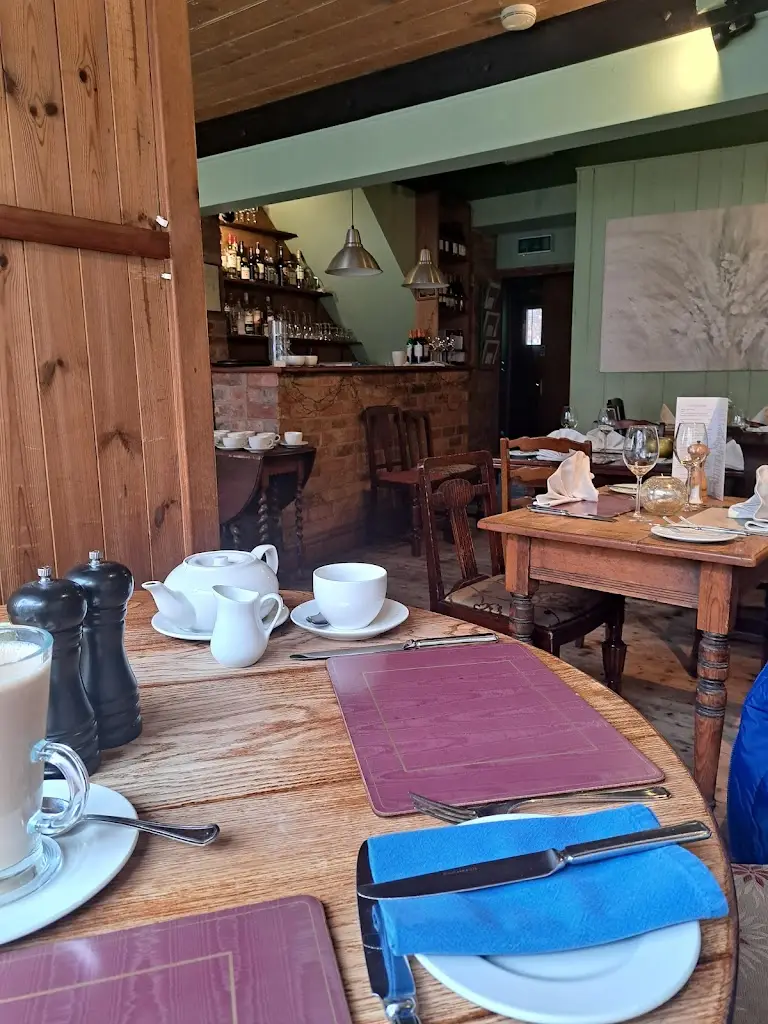 A Table At Eatons_Malpas_slider_image_3