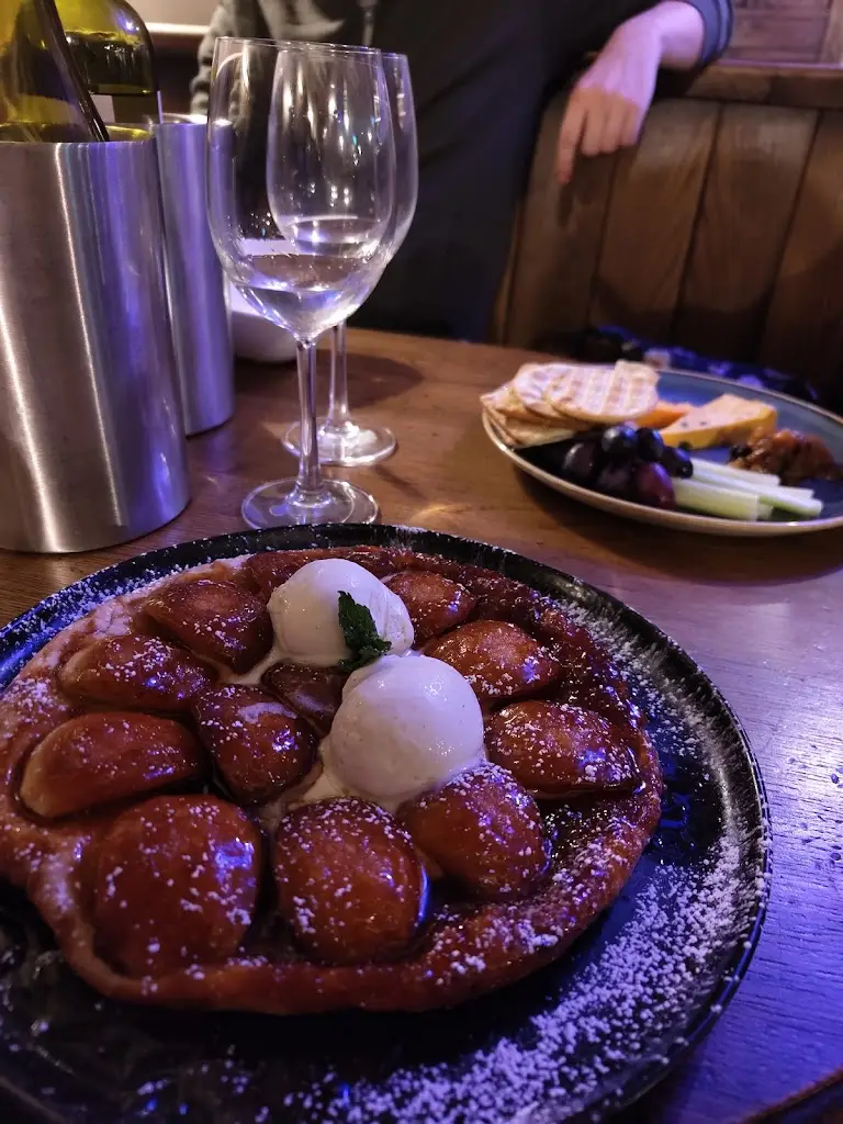 The Lion at Malpas_Malpas_slider_image_2