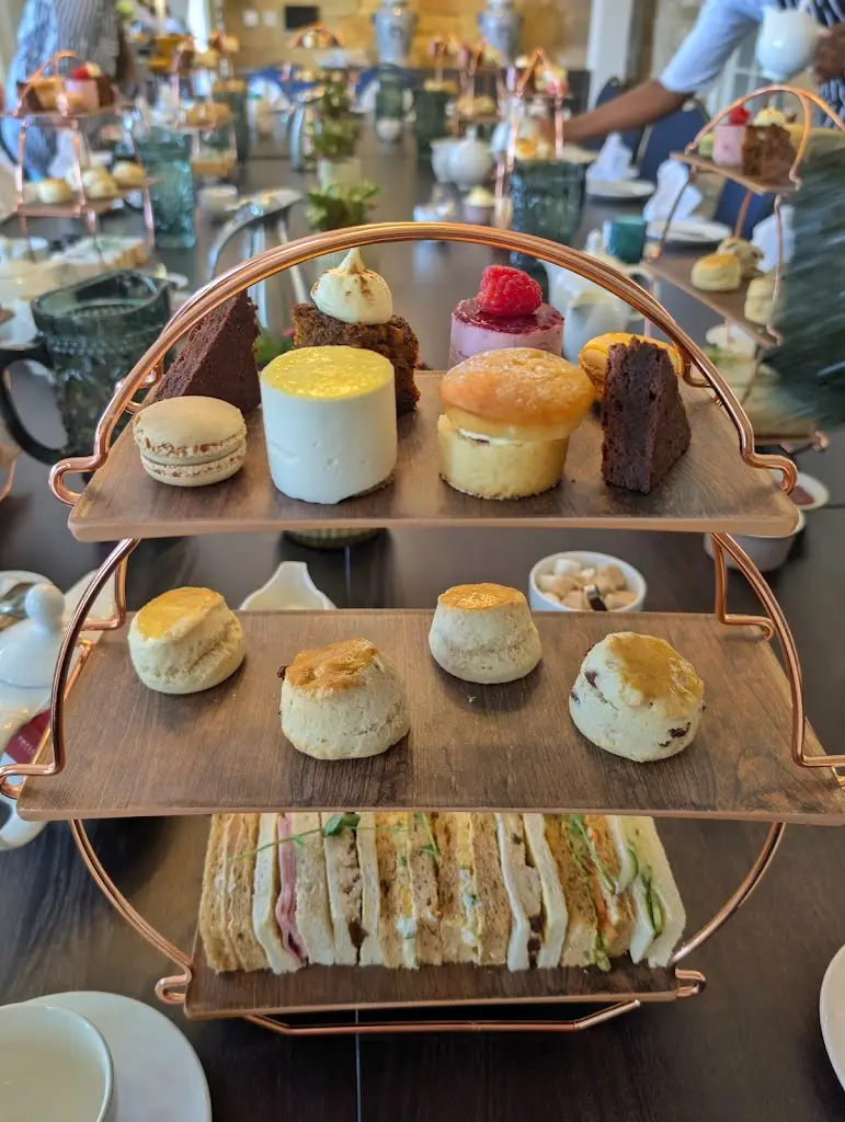 Peter Clough_Thackaray’s at Scarcroft Park_Bardsey_review