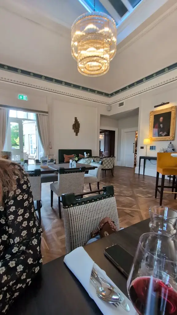 Thackaray’s at Scarcroft Park_Bardsey_slider_image_2