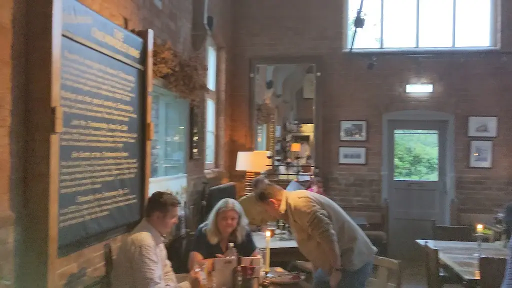 The Cholmondeley Arms_Malpas_slider_image_2