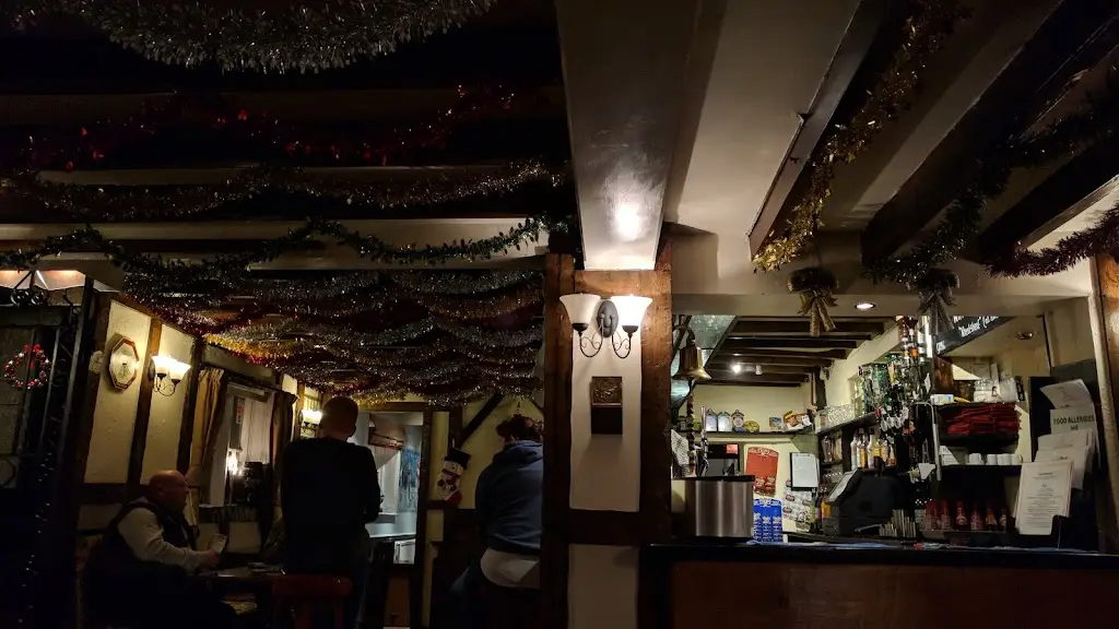 Tollets TalesAndTrails_The Wheatsheaf Inn_Malpas_review