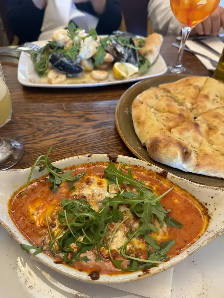 Aurelia Ignat_Mia Famiglia Italian restaurant_Malmesbury_review