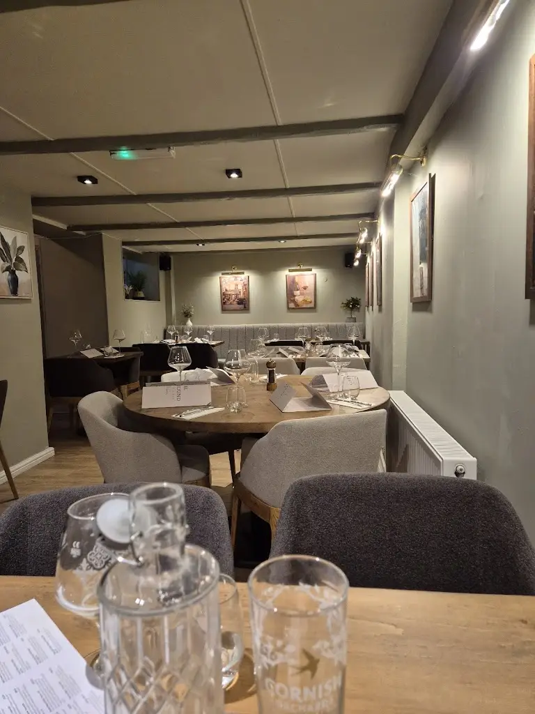 The Greyhound - Malmesbury restaurant in Malmesbury