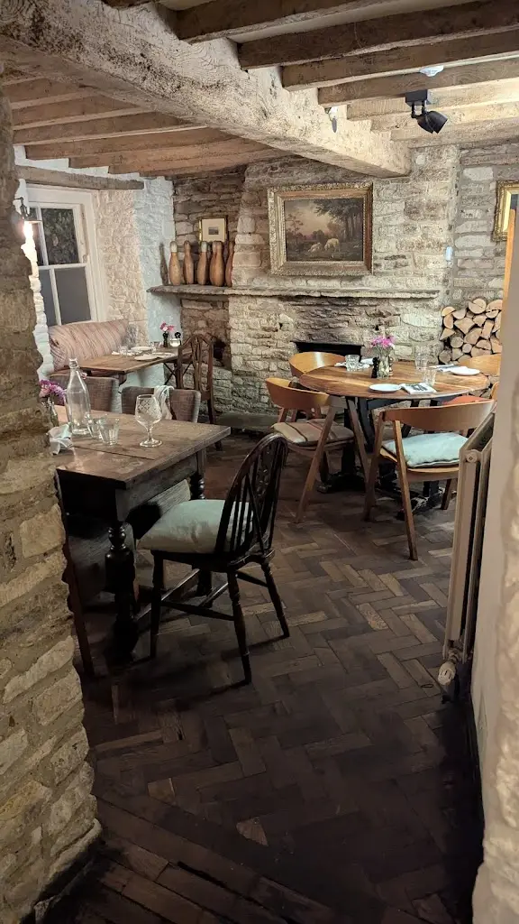 Mary_The Potting Shed Pub_Malmesbury_review
