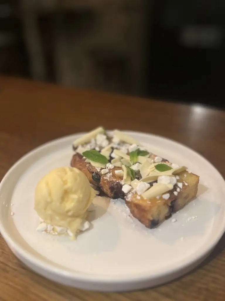 Samantha Davies_The Horse & Groom, Charlton_Malmesbury_review