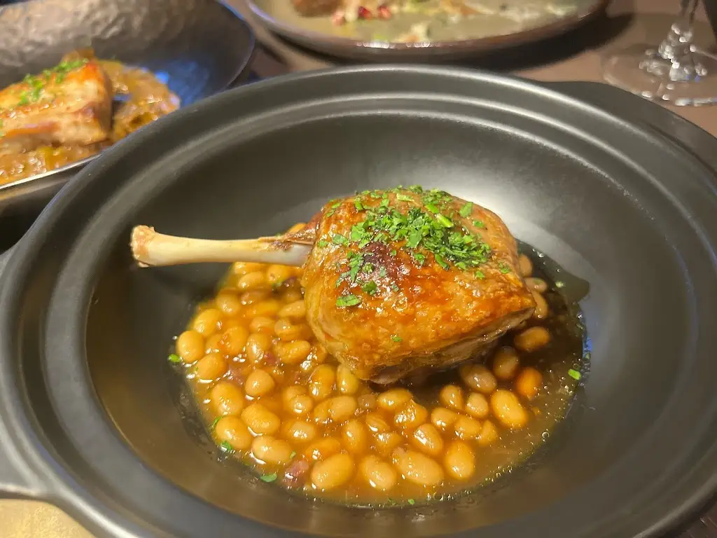 Grey's Restaurant_Malmesbury_slider_image_3