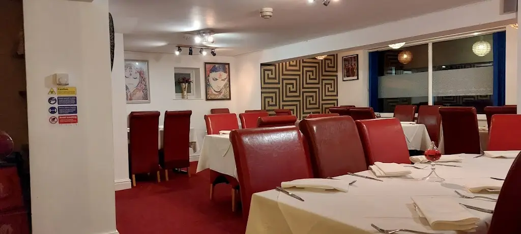 Giles_TANDOORI NIGHTS_Manea_review