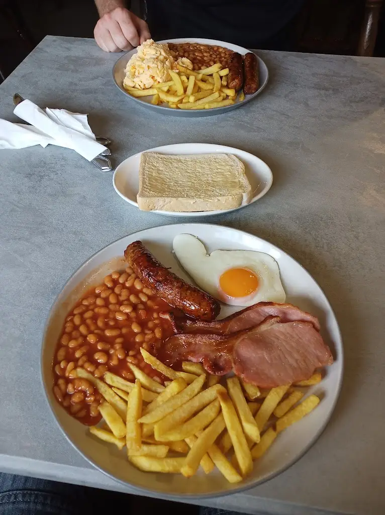 Heidi Adams_The Barn Restaurant_Manea_review