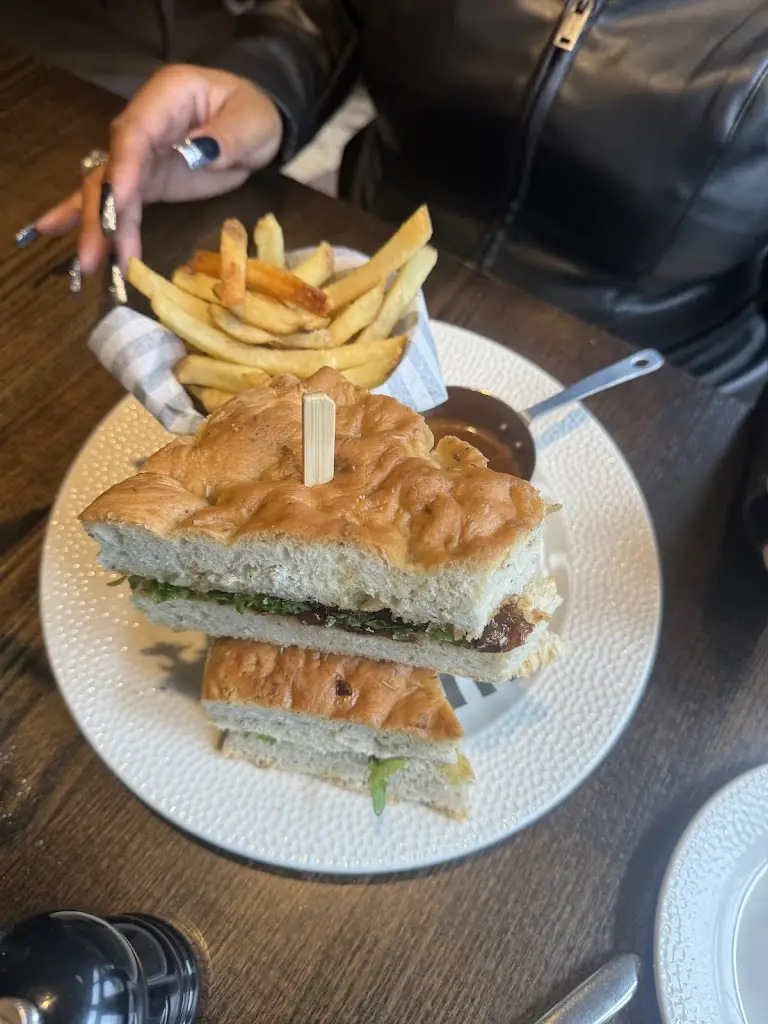 Tecla Caines _Deer Park Hotel Leeds_Bardsey_review