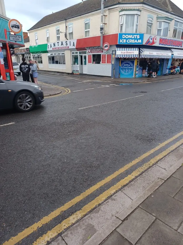 Daniel Hadley_Roosters_Mablethorpe_review