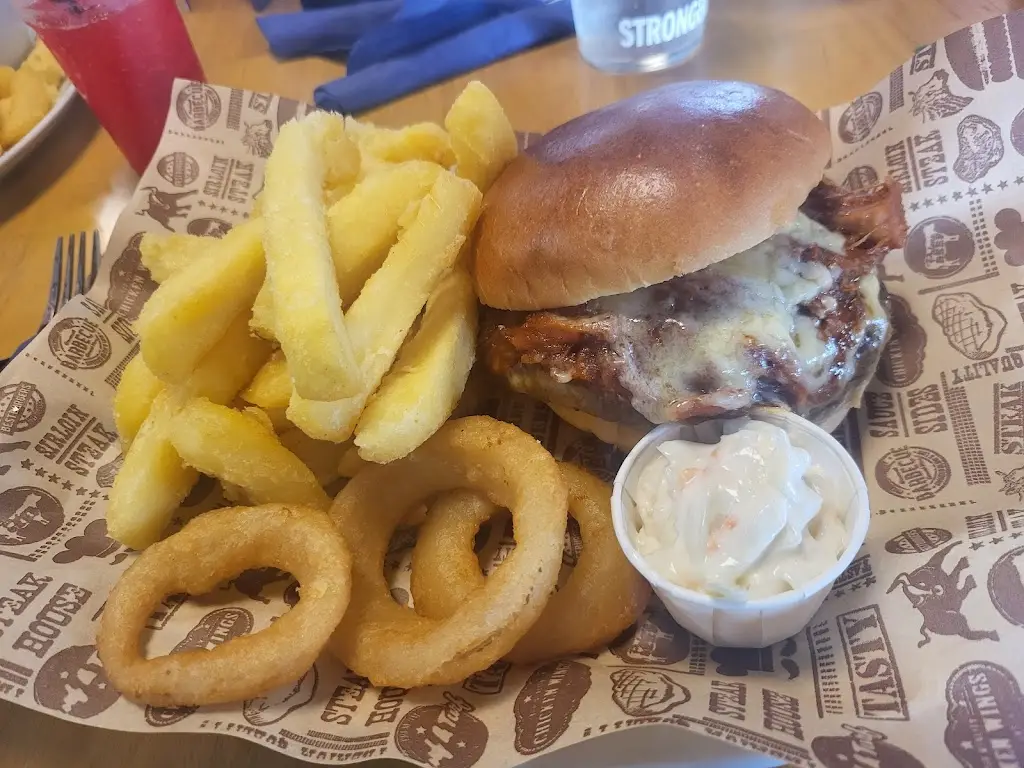 Anthony Slater_The Tavern_Mablethorpe_review