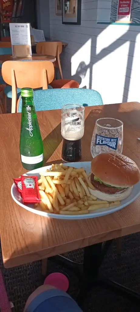 Camille Hudson_The Ferry Boat Inn_Mablethorpe_review