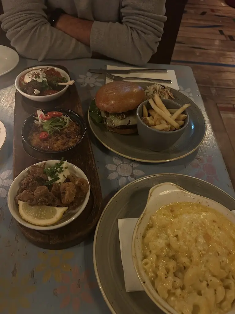 Jess & Josh “jjjourneys”_Capo Lounge_Mansfield_review