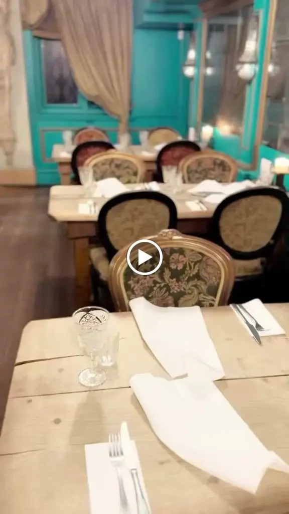 FiFi's Italian_Maidstone_slider_image_2