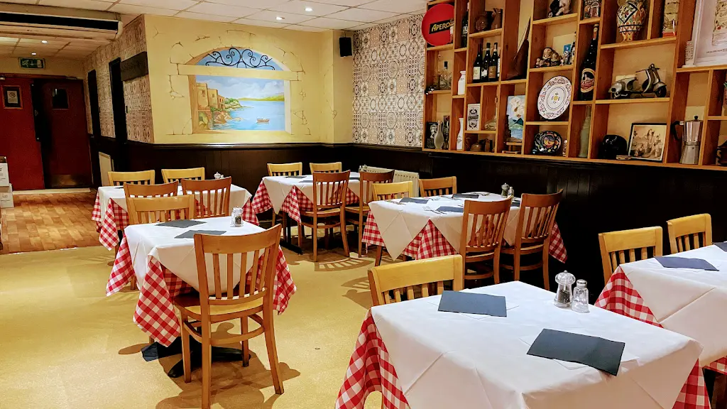 Vesuvius Restaurant_Maidstone_slider_image_1