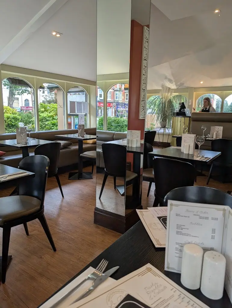 Le Patio Restaurant & Bar restaurant in Lytham St Annes