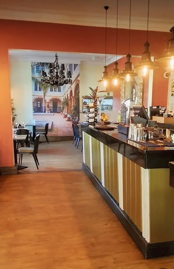 Le Patio Restaurant & Bar_Lytham St Annes_slider_image_3