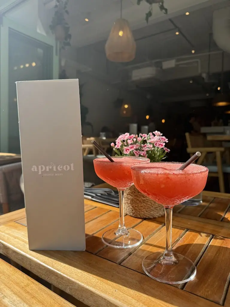 Lauren Hodkinson_Apricot Lytham_Lytham St Annes_review